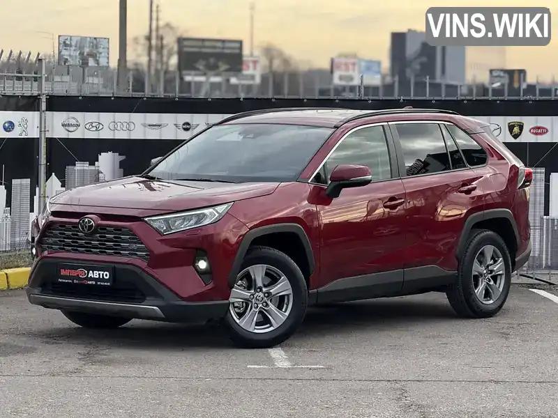 Позашляховик / Кросовер Toyota RAV4 2023 2 л. Автомат обл. Київська, Київ - Фото 1/21