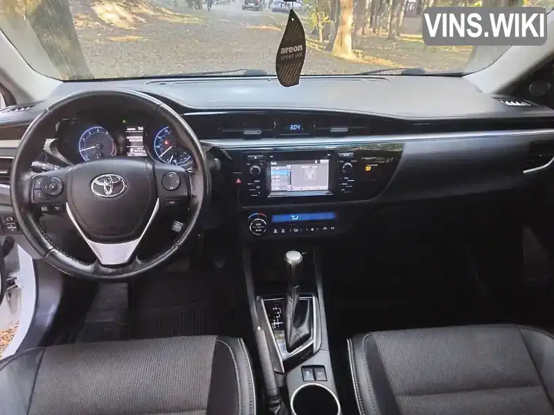 Седан Toyota Corolla 2015 1.8 л. Автомат обл. Черкаська, Золотоноша - Фото 1/21