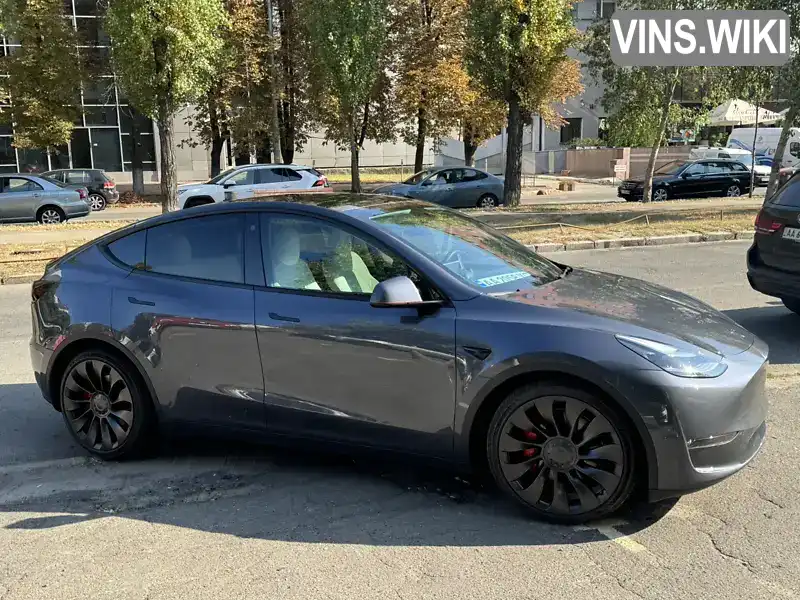 Внедорожник / Кроссовер Tesla Model Y 2023 null_content л. Автомат обл. Киевская, Киев - Фото 1/10