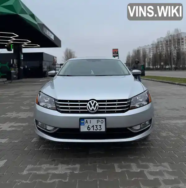 Седан Volkswagen Passat 2012 2.48 л. Автомат обл. Киевская, Вышневое - Фото 1/14