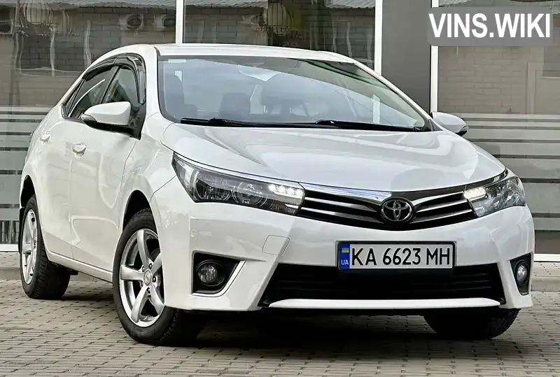 Седан Toyota Corolla 2014 1.6 л. Автомат обл. Житомирская, Житомир - Фото 1/21