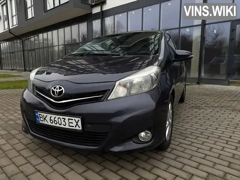 Хетчбек Toyota Yaris 2013 1.4 л. Ручна / Механіка обл. Рівненська, Рівне - Фото 1/21