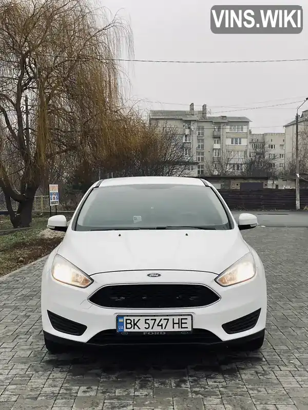 Седан Ford Focus 2015 1.6 л. Ручная / Механика обл. Ровенская, Здолбунов - Фото 1/21