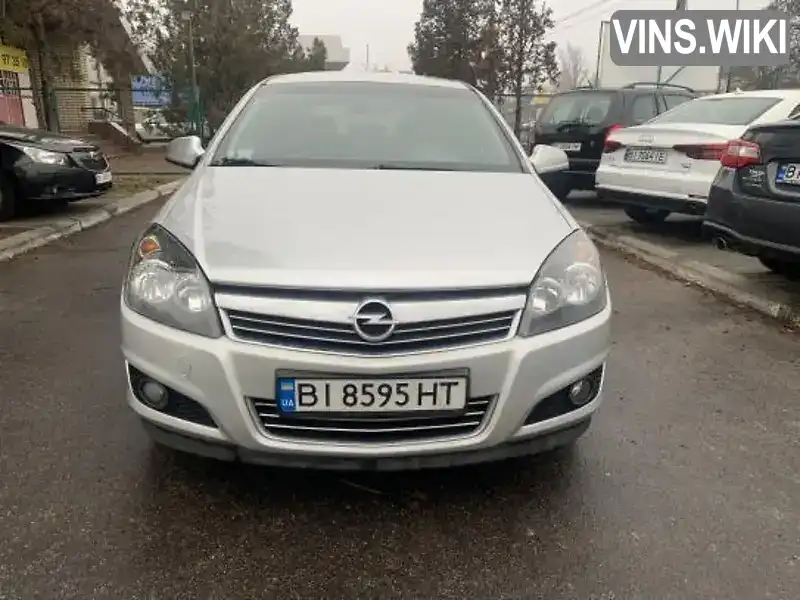 Хетчбек Opel Astra 2013 1.6 л. обл. Полтавська, Кременчук - Фото 1/4