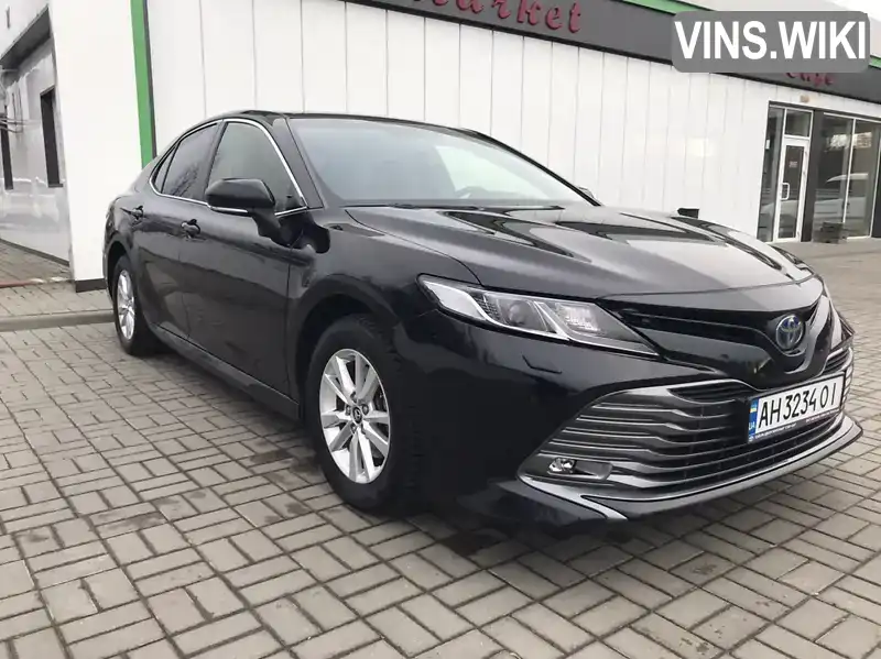 Седан Toyota Camry 2017 2.49 л. Автомат обл. Житомирская, Житомир - Фото 1/19