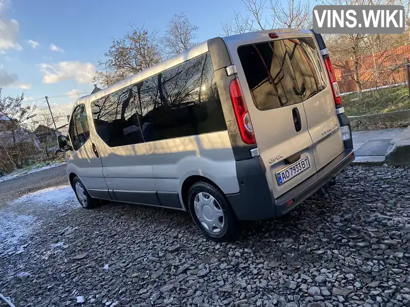 Мінівен Opel Vivaro 2011 2 л. Ручна / Механіка обл. Закарпатська, Мукачево - Фото 1/10