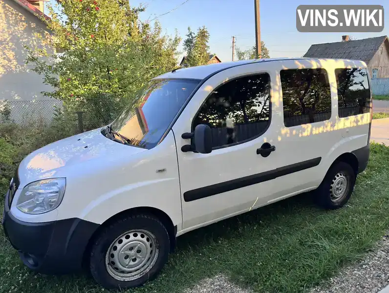 Минивэн Fiat Doblo 2009 null_content л. Ручная / Механика обл. Черновицкая, Выжница - Фото 1/9