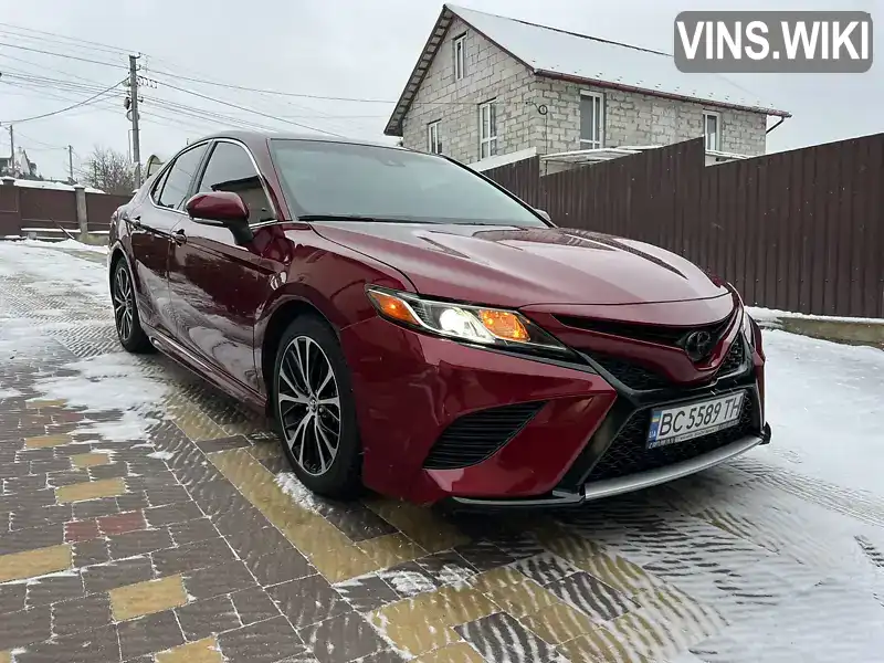 Седан Toyota Camry 2017 2.49 л. Автомат обл. Ровенская, Ровно - Фото 1/21