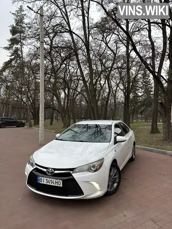 Седан Toyota Camry 2015 2.49 л. Автомат обл. Полтавская, Кременчуг - Фото 1/11