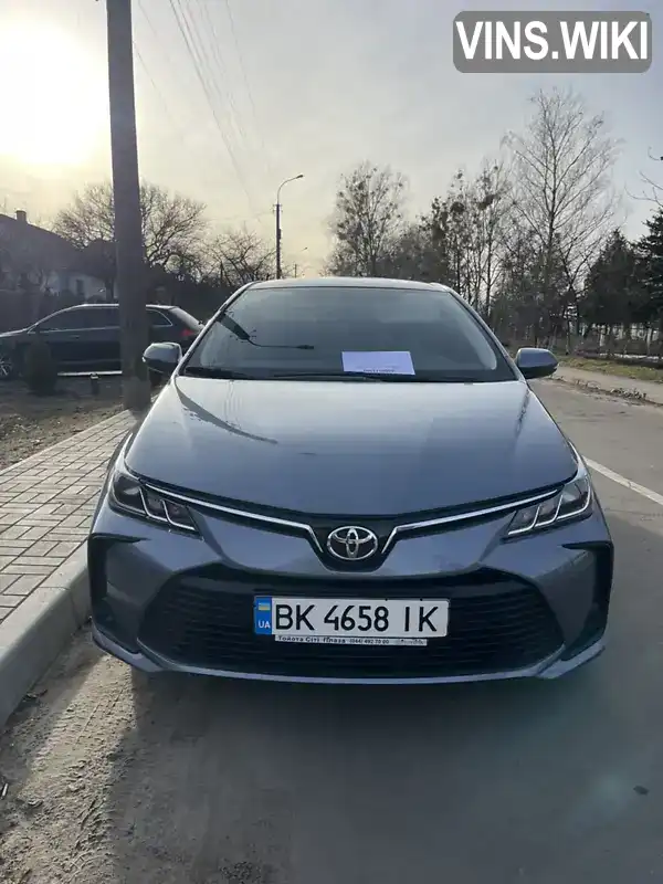 Седан Toyota Corolla 2019 1.6 л. Ручна / Механіка обл. Рівненська, Березне - Фото 1/21