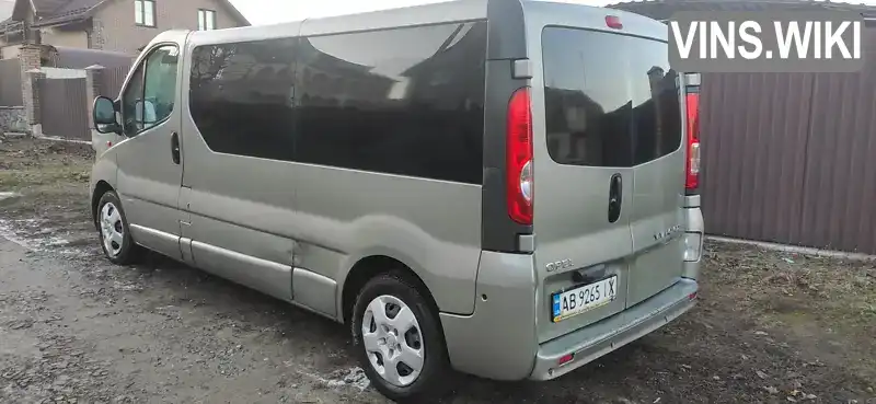 W0LJ7B7BSCV635393 Opel Vivaro 2012 Мінівен 2 л. Фото 8