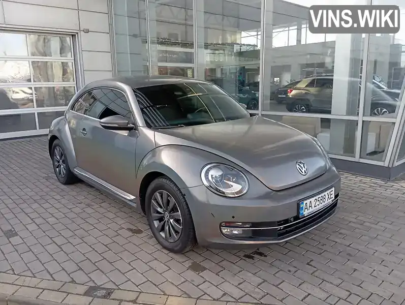 Хэтчбек Volkswagen Beetle 2014 1.4 л. Автомат обл. Киевская, Киев - Фото 1/21