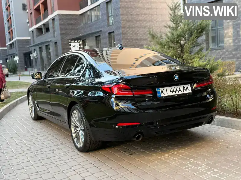 WBAJD11000B197069 BMW 5 Series 2018 Седан 3 л. Фото 9