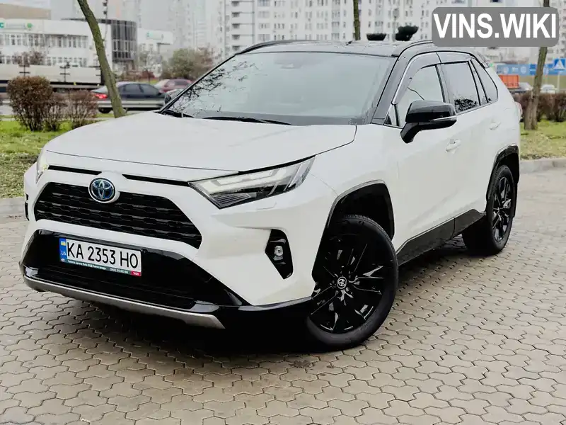 Позашляховик / Кросовер Toyota RAV4 2022 2.5 л. Автомат обл. Київська, Київ - Фото 1/21