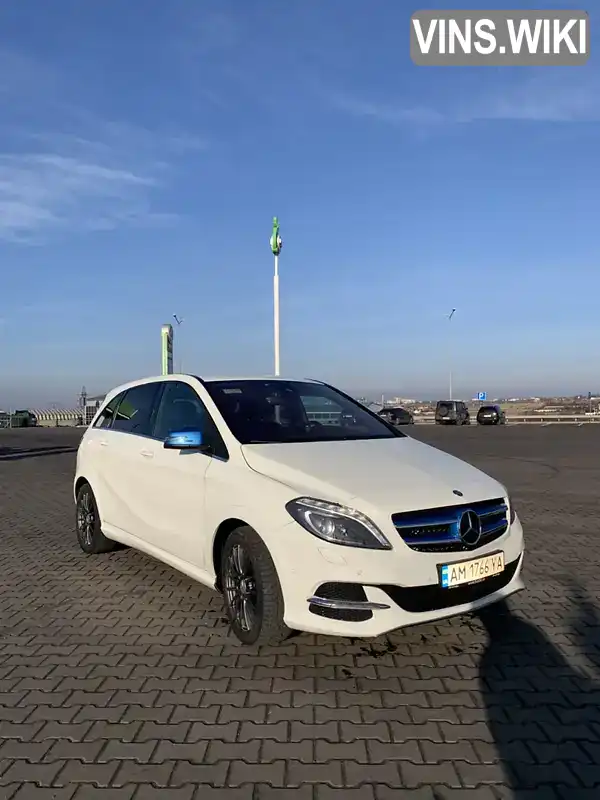 Хетчбек Mercedes-Benz B-Class 2015 null_content л. Автомат обл. Рівненська, Рівне - Фото 1/21