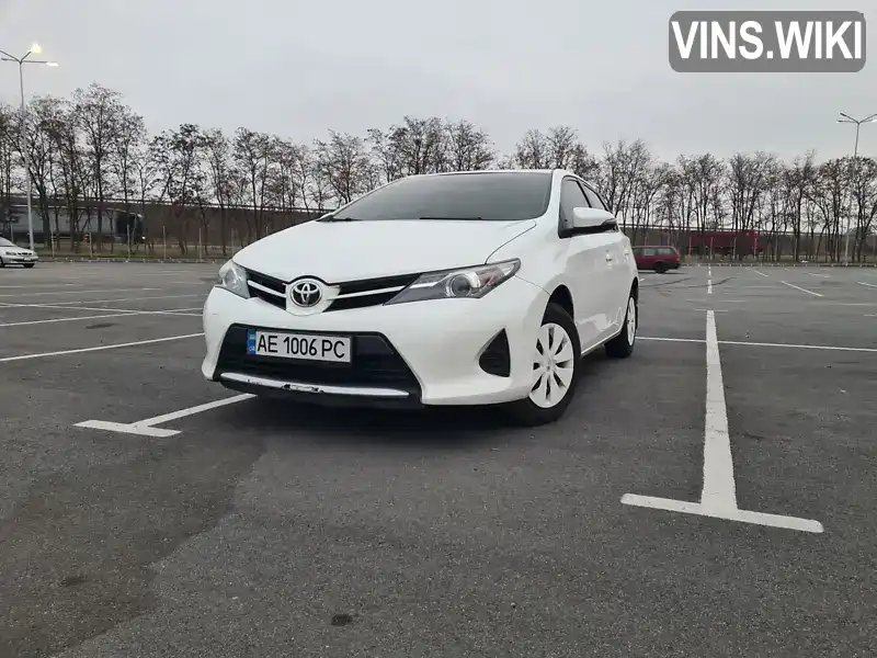 Хетчбек Toyota Auris 2013 1.33 л. обл. Дніпропетровська, Кам'янське (Дніпродзержинськ) - Фото 1/19