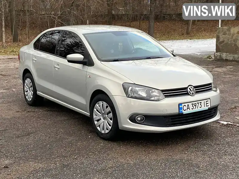 Седан Volkswagen Polo 2012 1.6 л. Ручна / Механіка обл. Черкаська, Черкаси - Фото 1/16