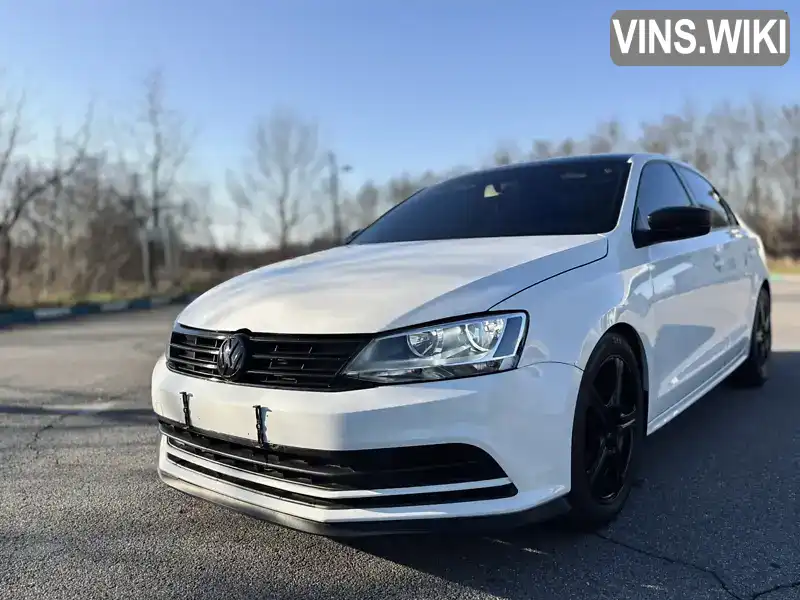 Седан Volkswagen Jetta 2015 1.8 л. Автомат обл. Закарпатська, Ужгород - Фото 1/15