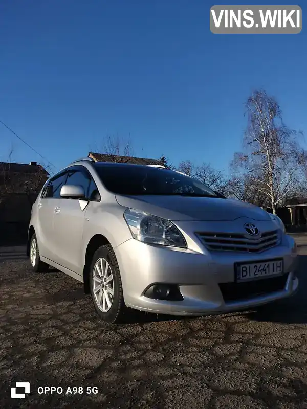 Минивэн Toyota Verso 2011 2 л. Ручная / Механика обл. Полтавская, Полтава - Фото 1/21