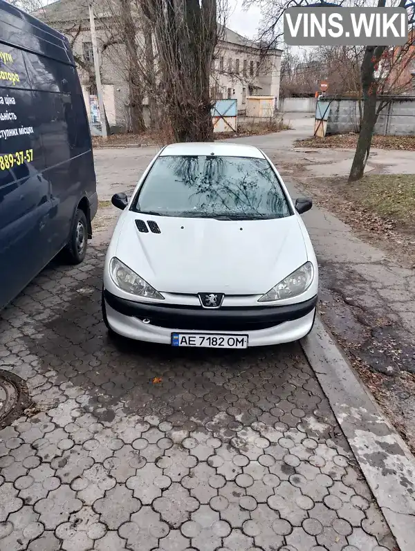 Хетчбек Peugeot 206 2004 1.12 л. Ручна / Механіка обл. Кіровоградська, Світловодськ - Фото 1/12