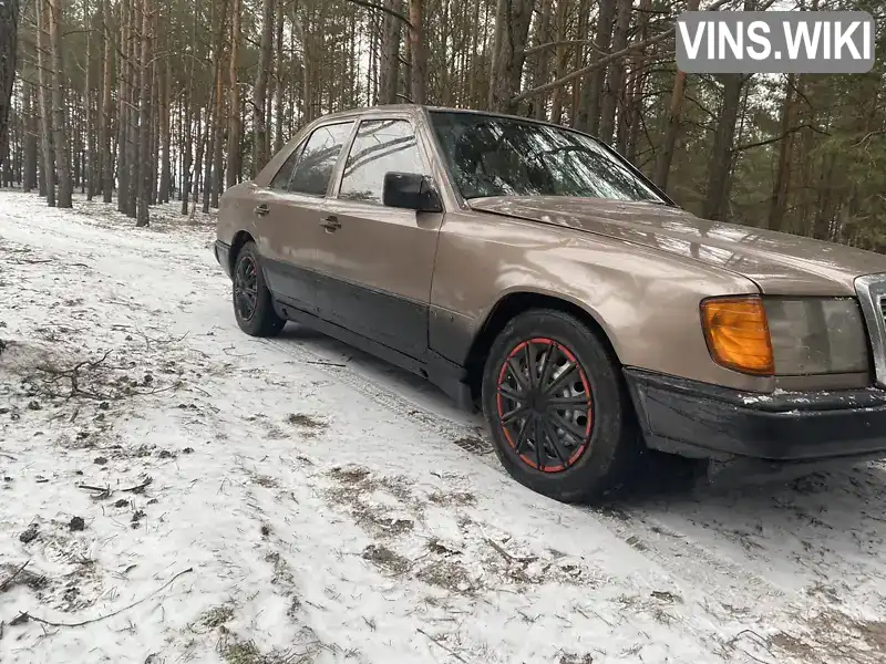 Седан Mercedes-Benz E-Class 1990 2.5 л. Ручная / Механика обл. Ровенская, Вараш (Кузнецовск) - Фото 1/14