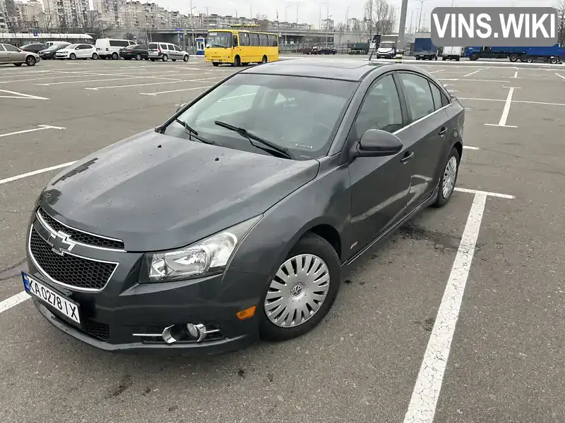 Седан Chevrolet Cruze 2012 1.36 л. Автомат обл. Київська, Київ - Фото 1/11