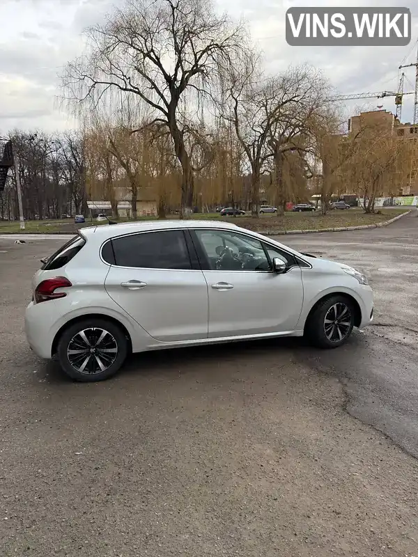 Хэтчбек Peugeot 208 2018 1.2 л. Автомат обл. Ивано-Франковская, Ивано-Франковск - Фото 1/11