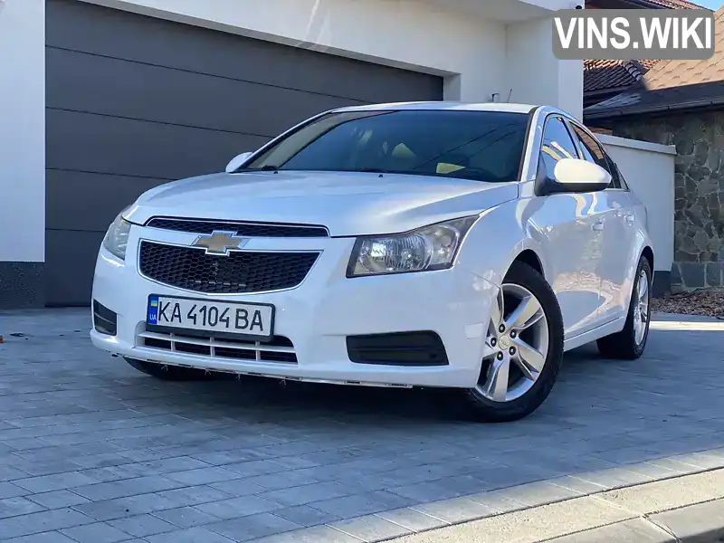 Седан Chevrolet Cruze 2013 1.99 л. Автомат обл. Київська, Київ - Фото 1/21