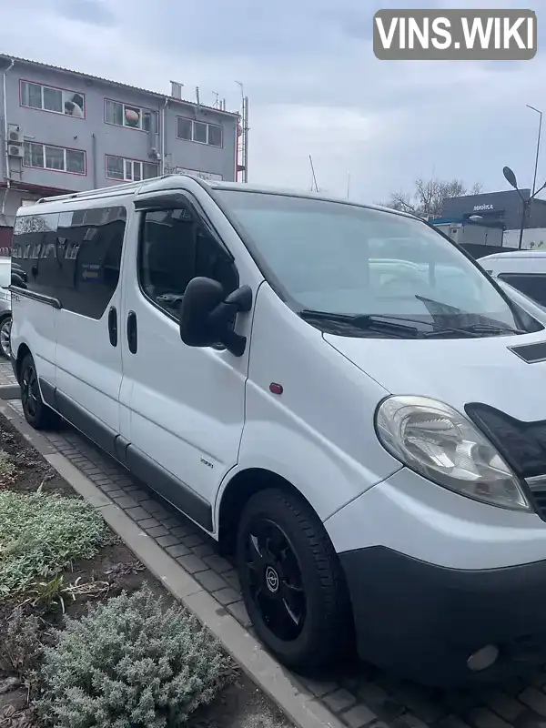 Мінівен Opel Vivaro 2009 2 л. Ручна / Механіка обл. Чернівецька, Чернівці - Фото 1/21