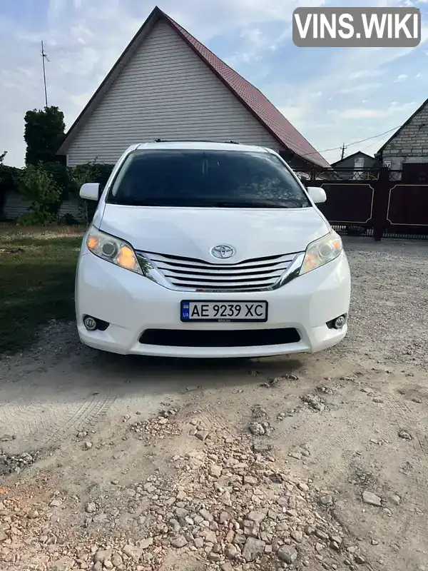 Мінівен Toyota Sienna 2017 3.5 л. Автомат обл. Дніпропетровська, Новомосковськ - Фото 1/14