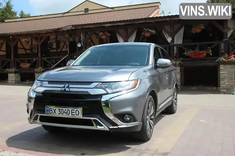 Позашляховик / Кросовер Mitsubishi Outlander 2018 2.4 л. Варіатор обл. Хмельницька, Кам'янець-Подільський - Фото 1/16