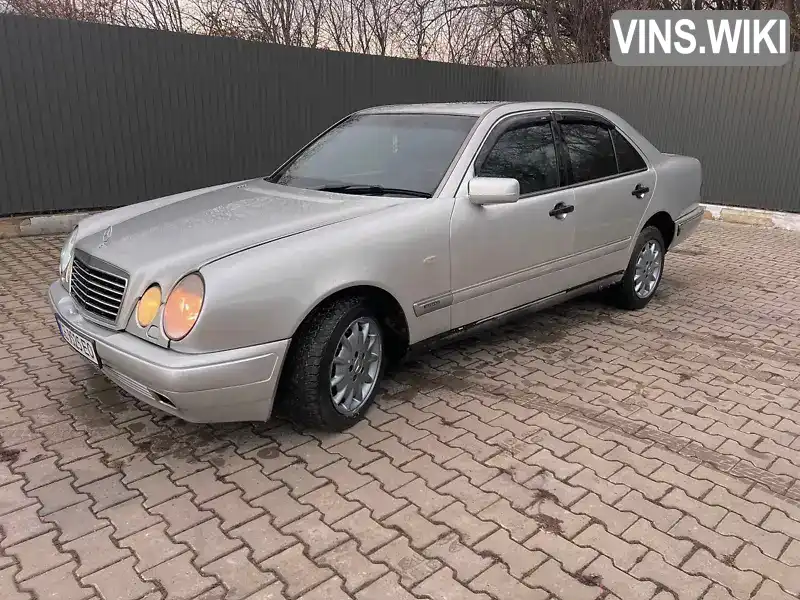 Седан Mercedes-Benz E-Class 1995 2.5 л. Ручна / Механіка обл. Чернівецька, Чернівці - Фото 1/9