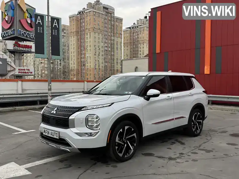 Позашляховик / Кросовер Mitsubishi Outlander 2022 2.5 л. Варіатор обл. Київська, Київ - Фото 1/21