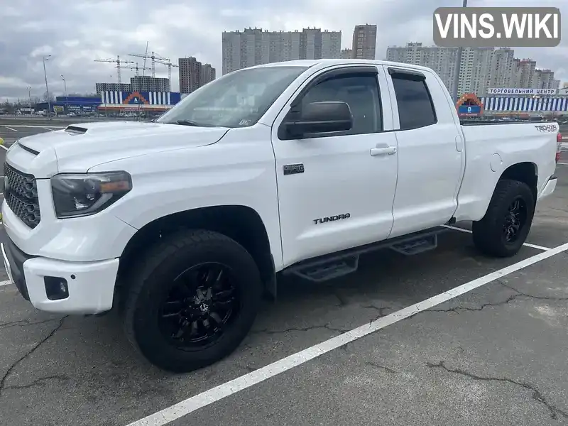 Пикап Toyota Tundra 2018 5.66 л. Автомат обл. Киевская, Киев - Фото 1/21