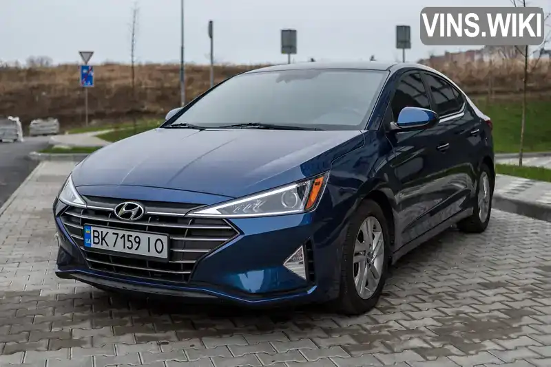 Седан Hyundai Elantra 2019 2 л. Автомат обл. Ровенская, Ровно - Фото 1/21