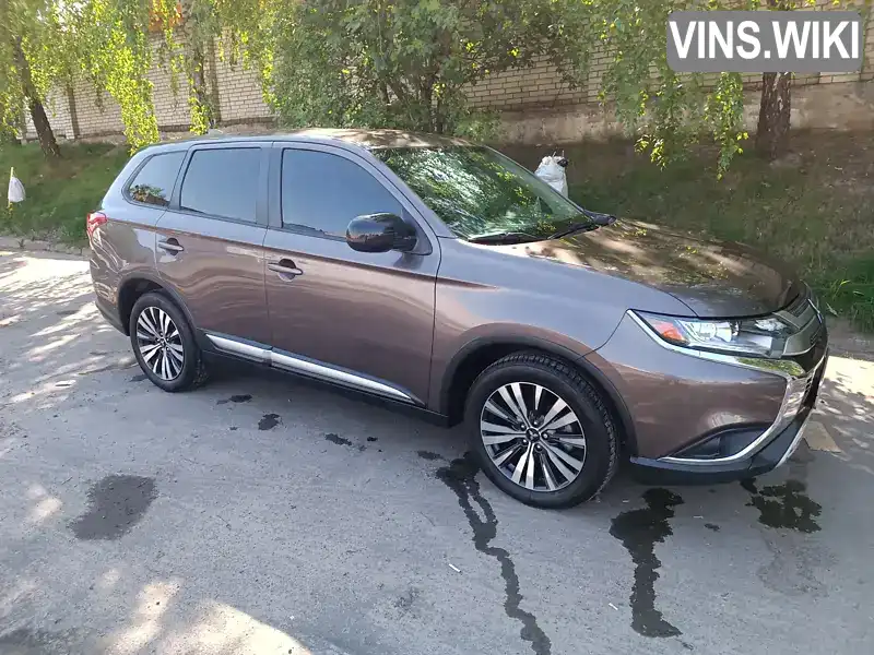 Позашляховик / Кросовер Mitsubishi Outlander 2018 2.36 л. Варіатор обл. Львівська, Львів - Фото 1/14