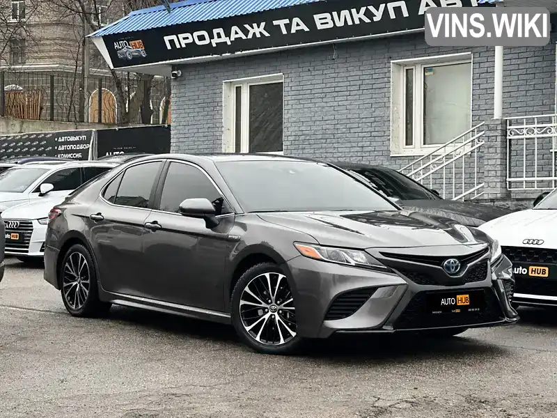 Седан Toyota Camry 2017 2.49 л. Автомат обл. Харківська, Харків - Фото 1/21