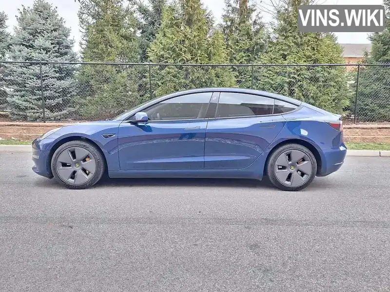 5YJ3E1EB0NF320684 Tesla Model 3 2022 Седан  Фото 2