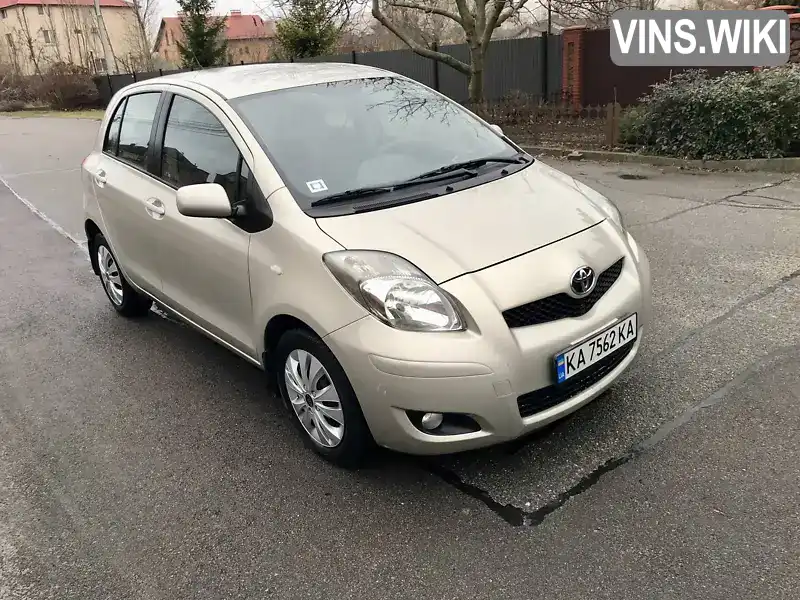 Хэтчбек Toyota Yaris 2010 1.33 л. Автомат обл. Киевская, Киев - Фото 1/21