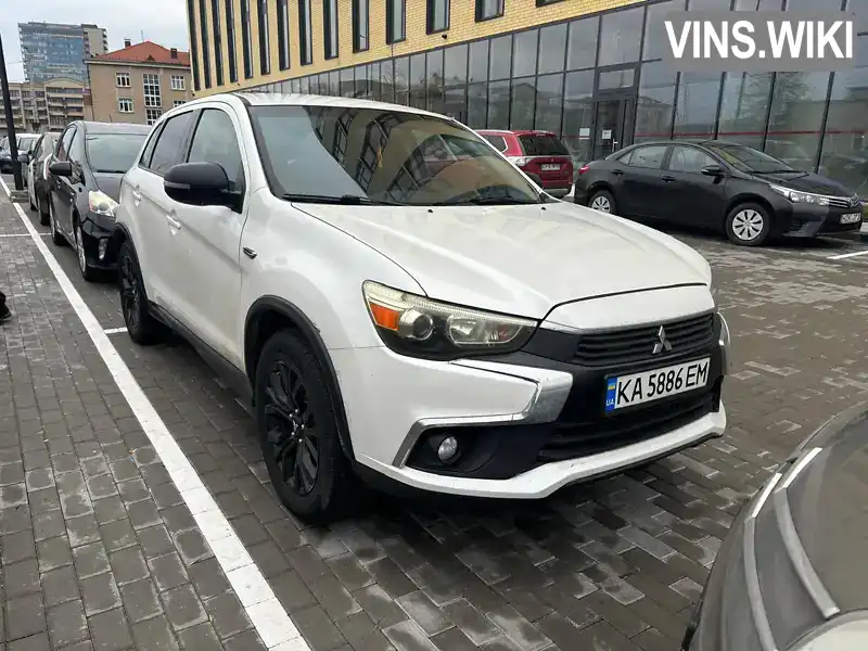 Внедорожник / Кроссовер Mitsubishi Outlander Sport 2017 2 л. Автомат обл. Киевская, Киев - Фото 1/7