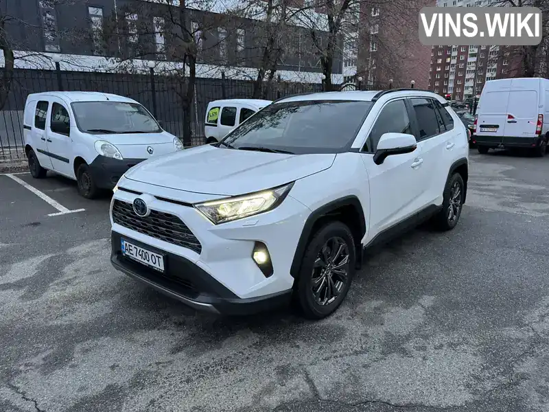 Внедорожник / Кроссовер Toyota RAV4 2021 2.49 л. Вариатор обл. Киевская, Киев - Фото 1/21