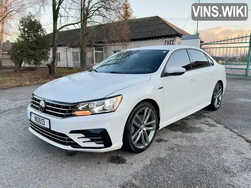 Седан Volkswagen Passat 2018 2 л. Автомат обл. Полтавська, Пирятин - Фото 1/21