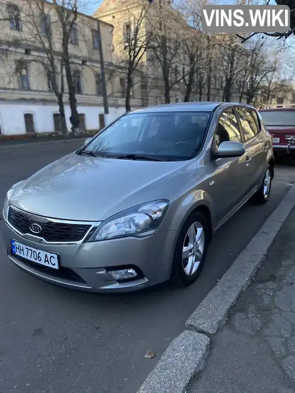 Хетчбек Kia Ceed 2009 1.58 л. Ручна / Механіка обл. Одеська, Одеса - Фото 1/17