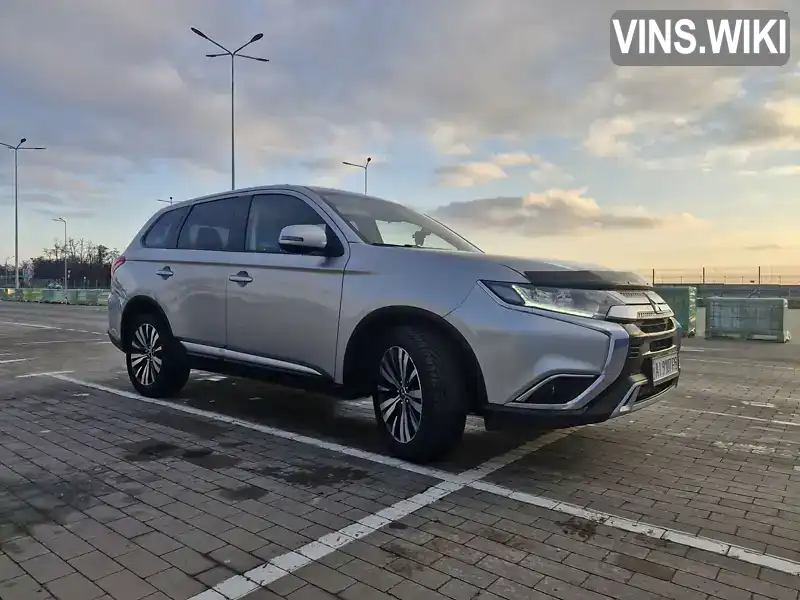 Позашляховик / Кросовер Mitsubishi Outlander 2019 2.36 л. Автомат обл. Львівська, Золочів - Фото 1/21