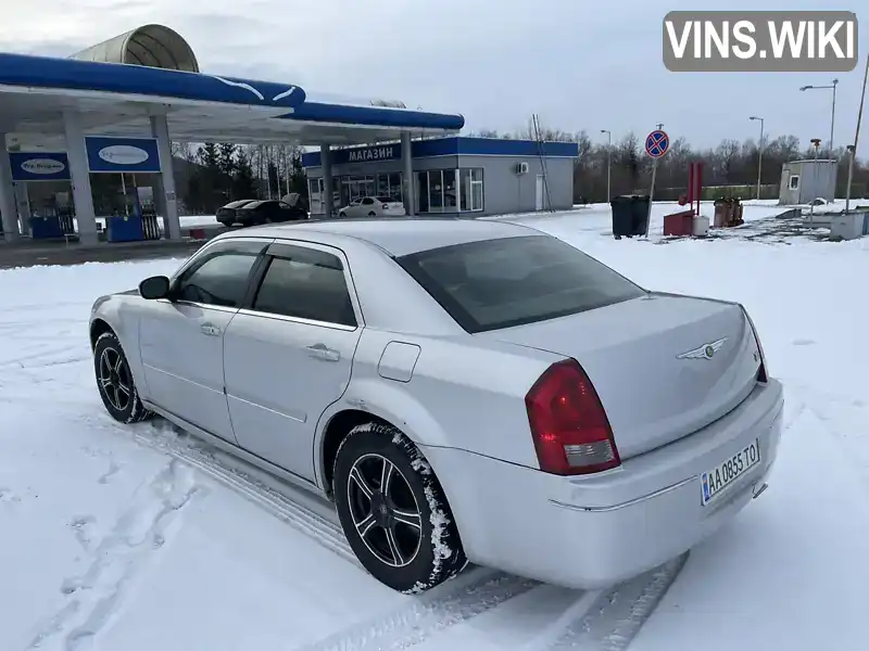 2C3JA53G45H107552 Chrysler 300C 2004 Седан 3.5 л. Фото 3