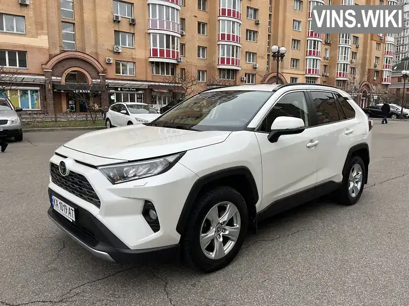 Позашляховик / Кросовер Toyota RAV4 2020 1.99 л. Варіатор обл. Київська, Київ - Фото 1/21