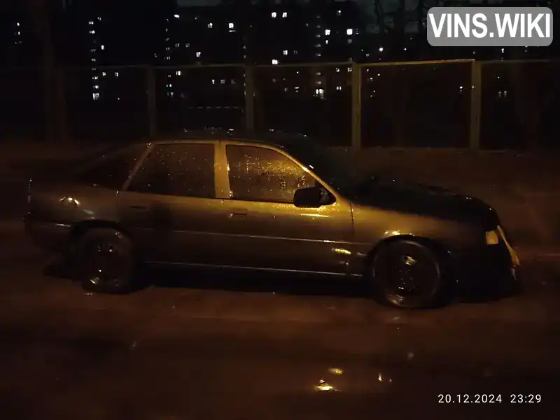 Лифтбек Opel Vectra 1991 2 л. Ручная / Механика обл. Киевская, Киев - Фото 1/3