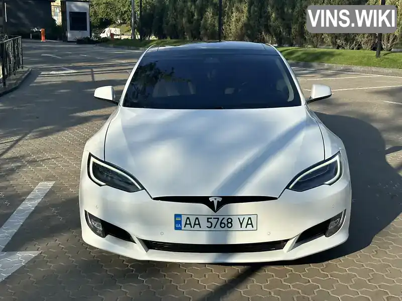 Лифтбек Tesla Model S 2016 null_content л. обл. Киевская, Киев - Фото 1/21