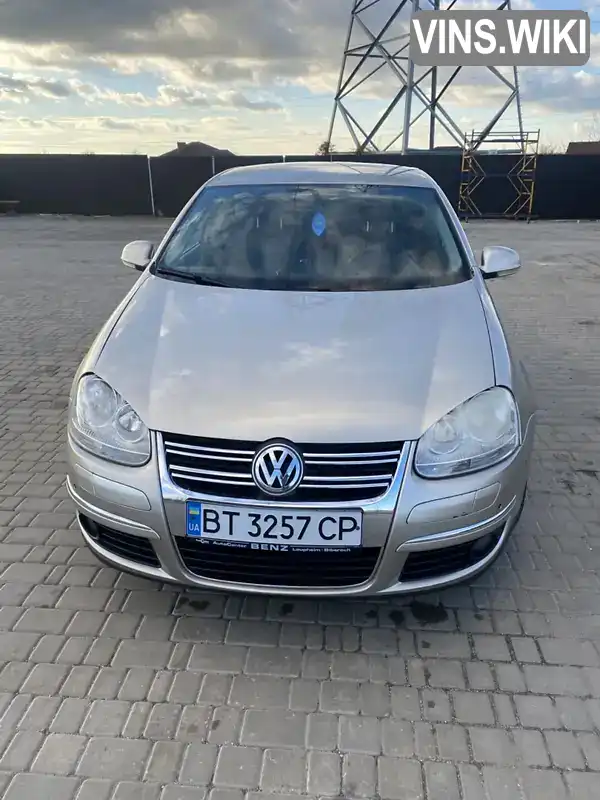 Седан Volkswagen Jetta 2006 1.6 л. Ручна / Механіка обл. Одеська, Одеса - Фото 1/21