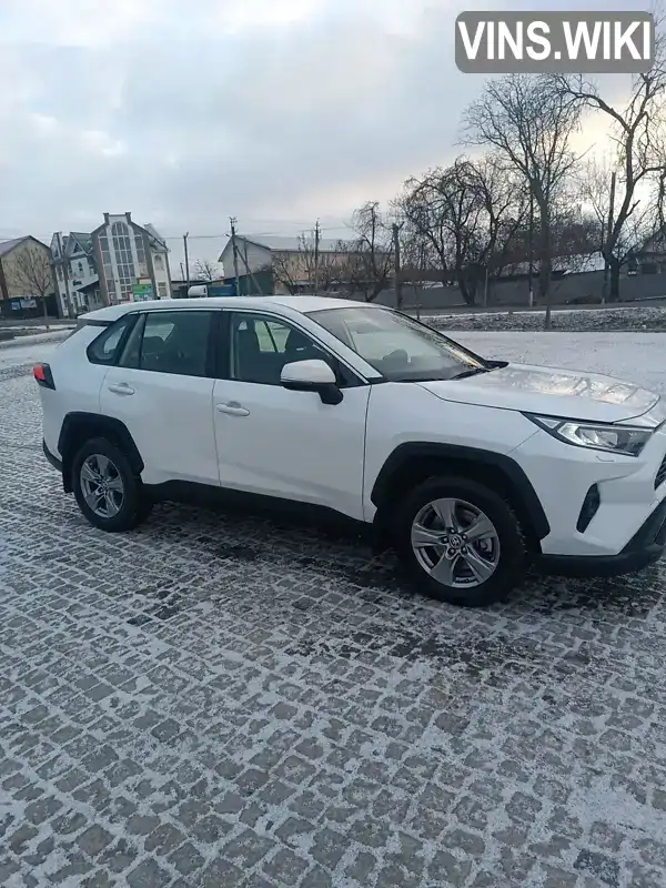 Позашляховик / Кросовер Toyota RAV4 2023 1.99 л. Автомат обл. Чернівецька, Кельменці - Фото 1/12